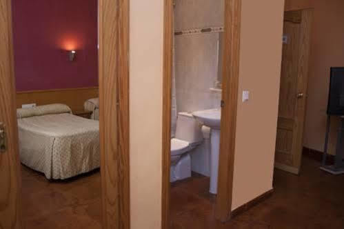 Hostal Le Vintage Avila Bagian luar foto